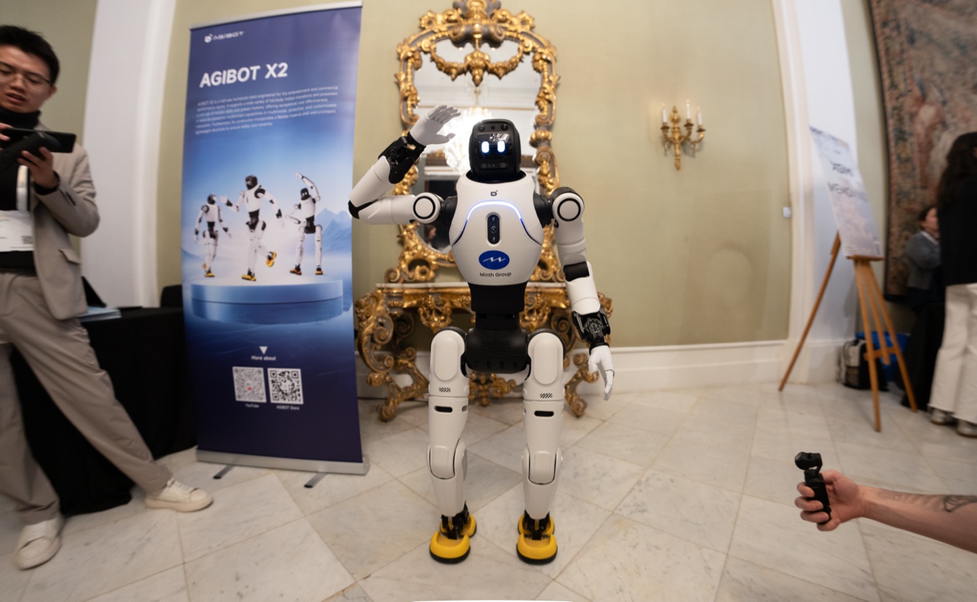 AgiBot Lingxi X2 — foto 1